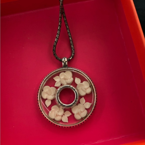 Brighton Necklace - Picture 2 of 3